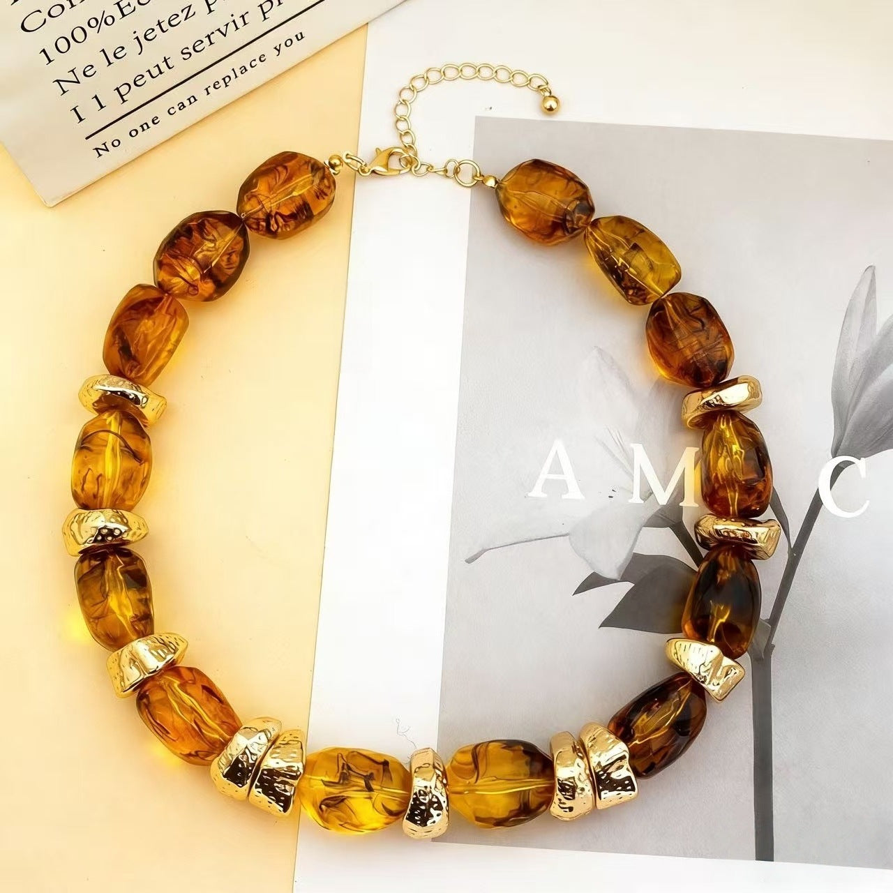 قلادة كهرمان بتفاصيل ستانلس ستيل – Amber Beaded Necklace